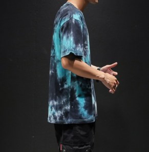 Мужская разноцветная футболка фото